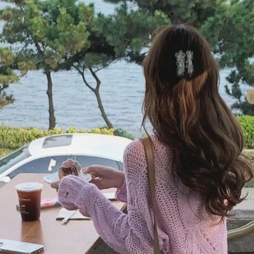 靠近我一点海报