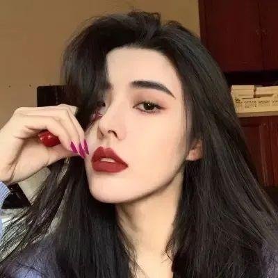 彩鸾春色海报